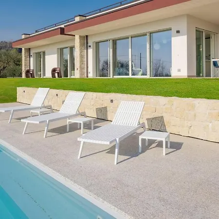 ヴィラ Casa Palai Luxury バルドリーノ
